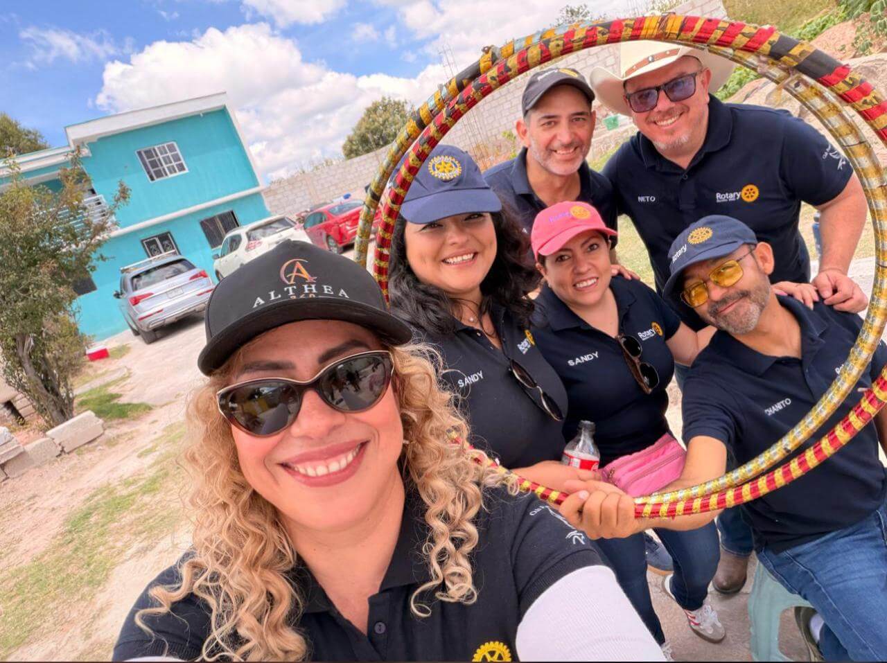 Equipo rotario durante visita a San Ildefonso
